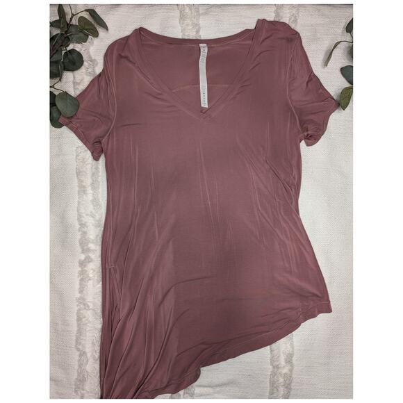 Lululemon To The Point Tee in Pink - Picture 1 of 4
